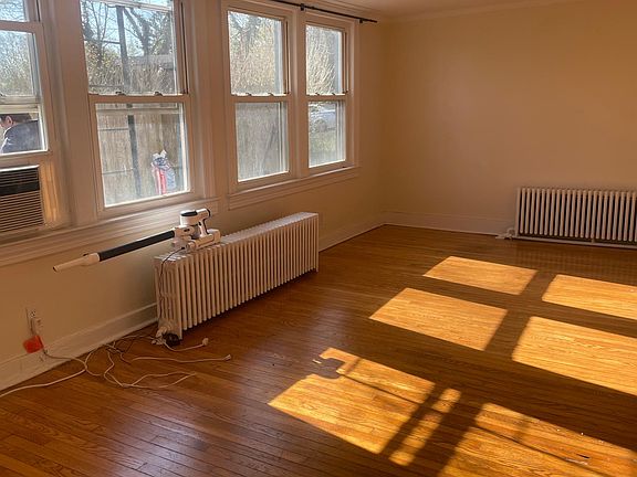 4th image of 167 Piermont Ave #4