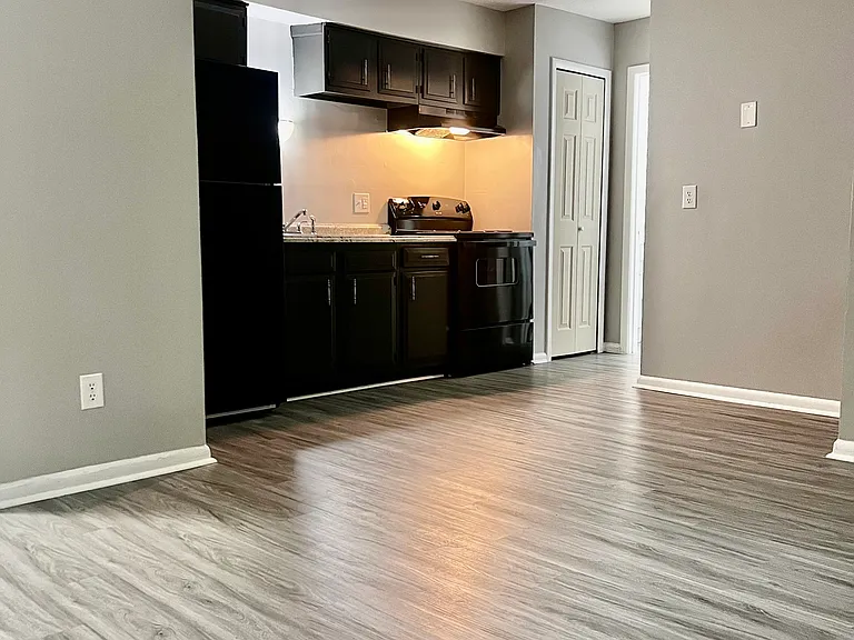 Legends Pointe Apartments — Photo 18
