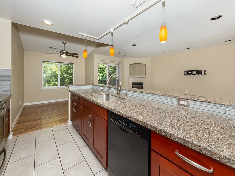 901 E Marine View Dr #306 — Photo 5