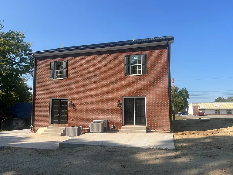 205 Walker St — Photo 13