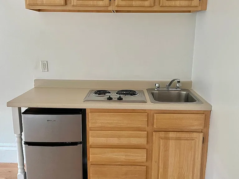 854 Beacon St #7 — Photo 4