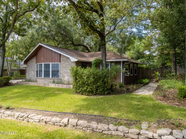 7835 Moanalua Way, Diamondhead, MS 39525