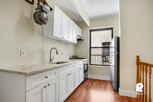 Rented by REZI | media 3