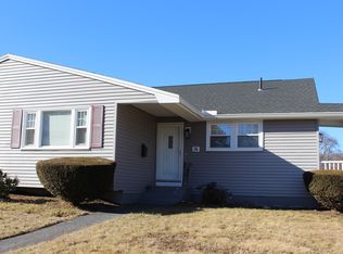 34-36 Petipas Ln, Randolph, MA 02368