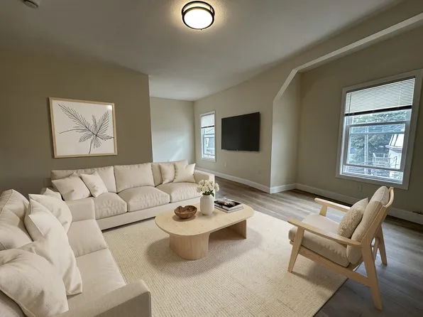 40 Walnut St Floor 3, Dorchester, MA 02122