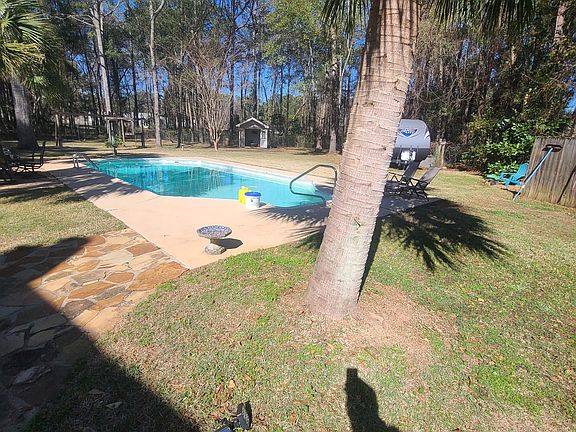 5th image of 9055 Foxwood Dr S