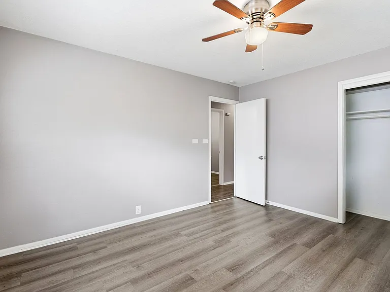 11407 Winchester Ave — Photo 16
