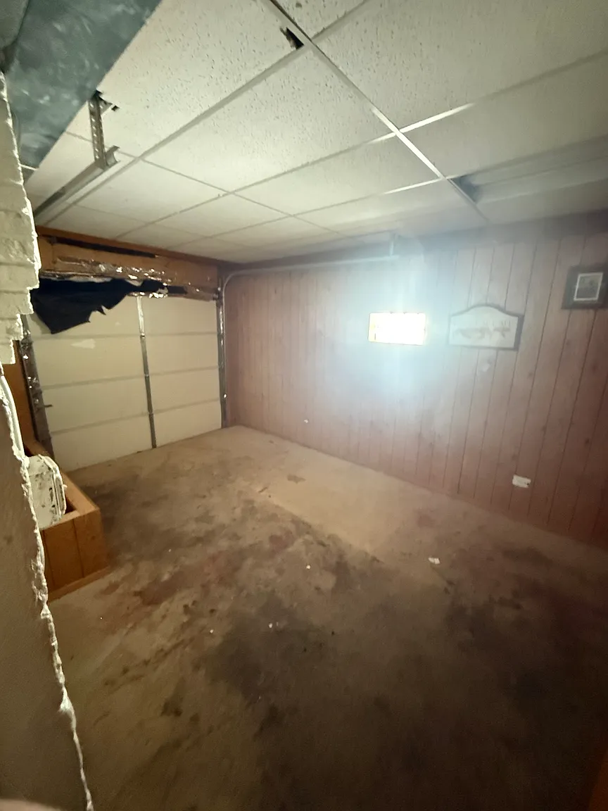 17938 Wentworth Ave photo 1