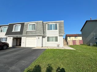 3953 Port Dr, Hanover Park, IL 60133