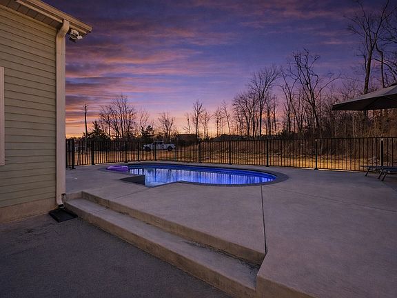 4th image of 1212 Carrington Pl