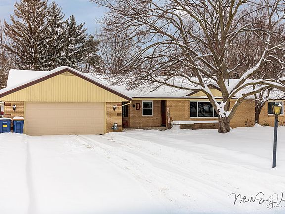 2nd image of 2049 Woodcliff Ave SE