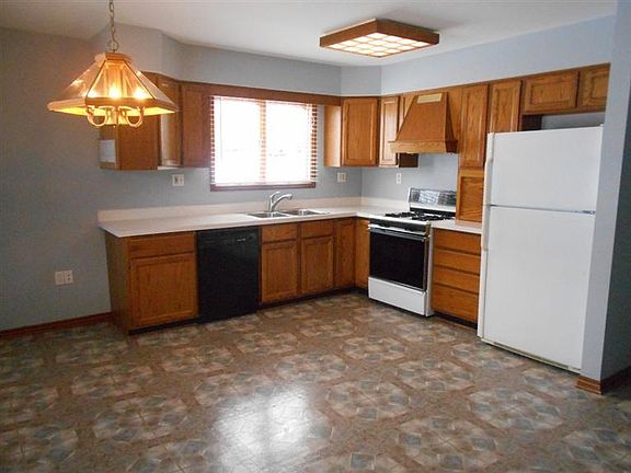 4th image of 1419 Maplewood Dr