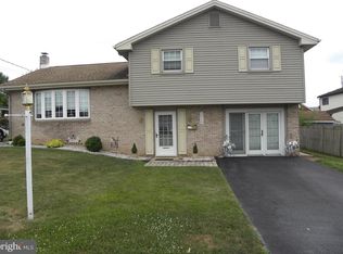 326 R St, Steelton, PA 17113