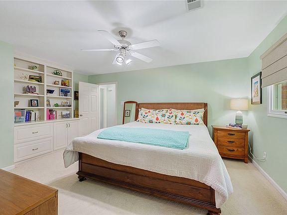 5th image of 1512 S Oaks Dr