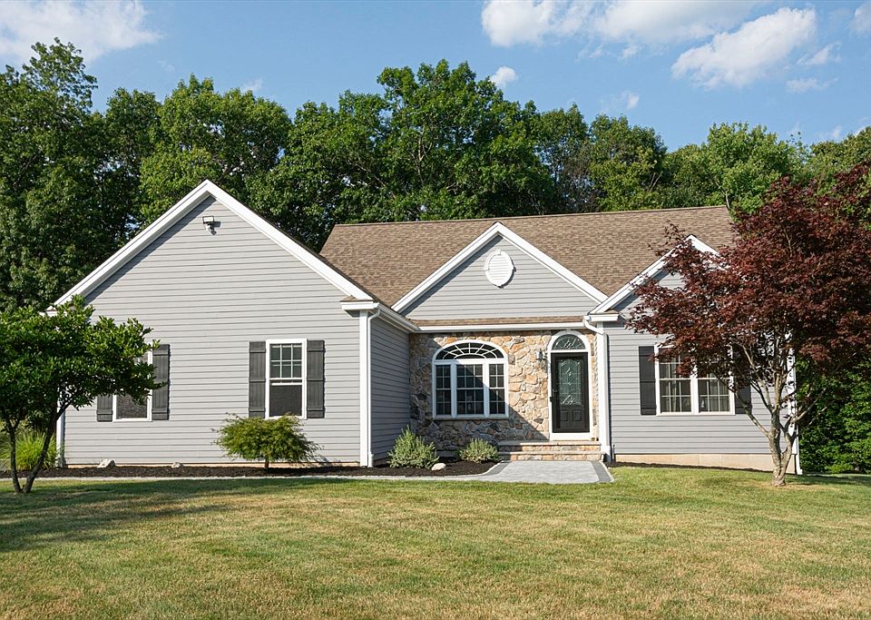 1st image of 258 Nicholas Dr