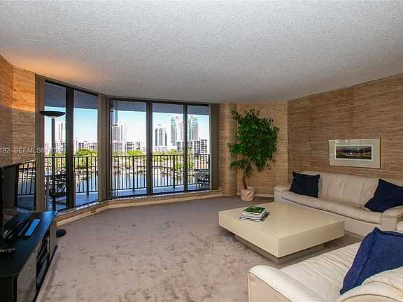4th image of 300 Three Islands Blvd APT 406