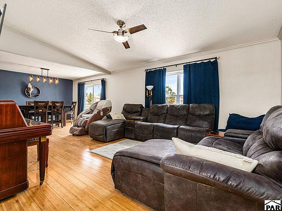 3rd image of 830 Aguilar Dr