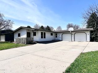 1218 Pocatello Dr, Bismarck, ND 58504