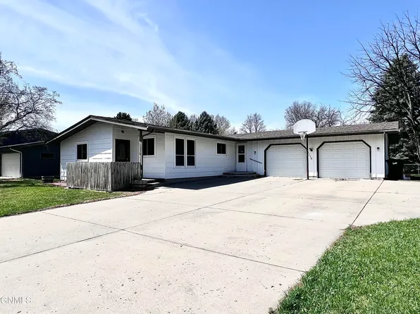 1218 Pocatello Dr, Bismarck, ND 58504