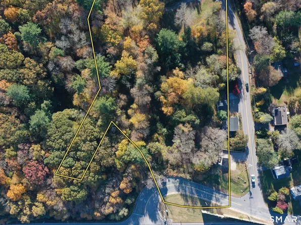 22 Yantic Lane, Norwich, CT 06360