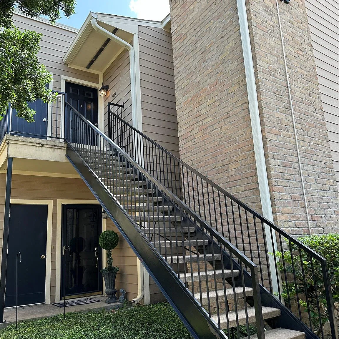 2 bed, 2.0 bath, 1171 sqft, $1,500 — Photo 1