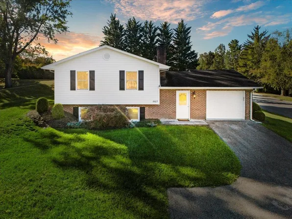 1107 Robin Rd, Blacksburg, VA 24060