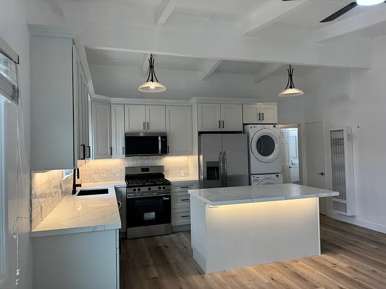 1401 Manhattan Beach Blvd — Photo 2