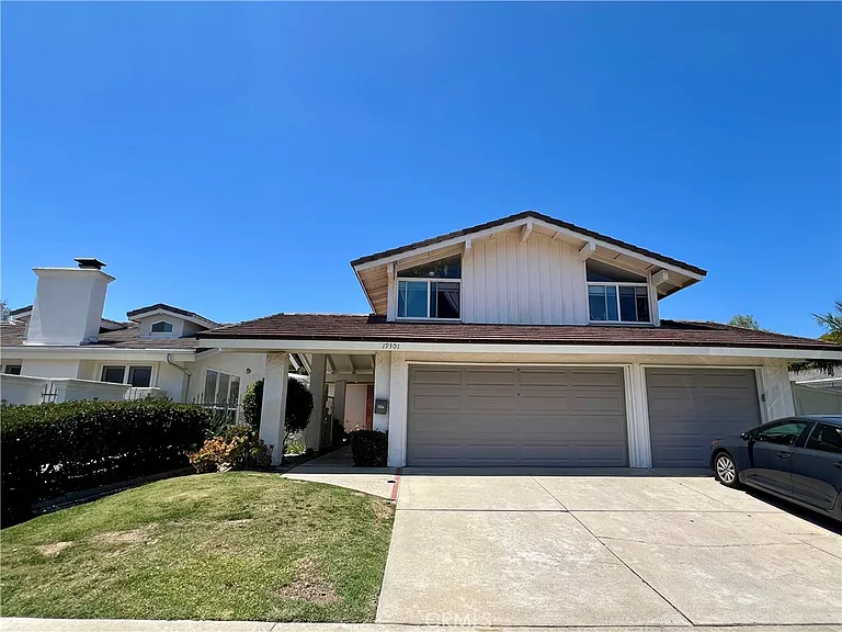19301 Sierra Inez Rd — Photo 1
