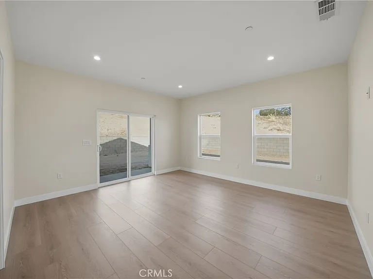 16315 Orick Ave — Photo 8