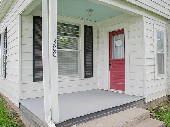 4th image of 300 NE 1st St