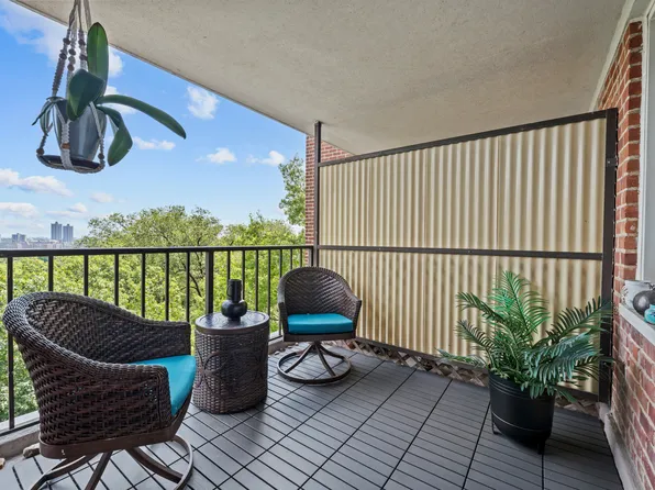 4555 Henry Hudson Parkway West image 1 of 13