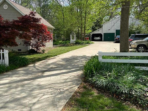 2nd image of 801 Bridgeport Rd