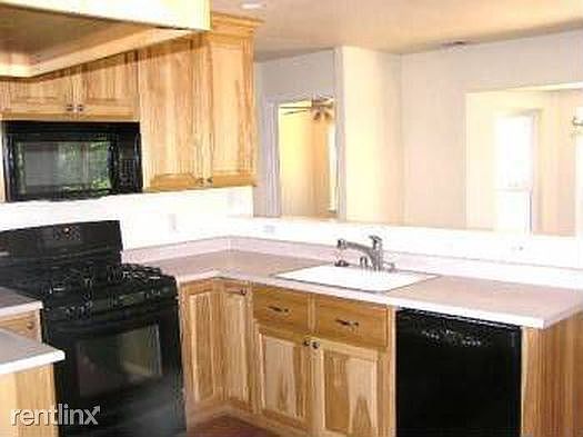 3rd image of 7060 Blackhawk Ln