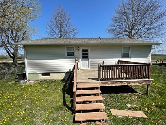 4th image of 1004 Benton Way
