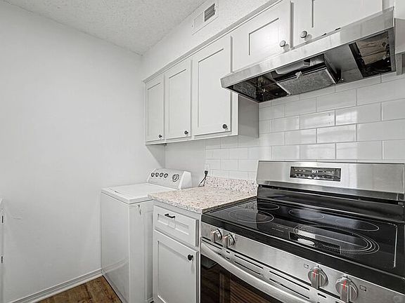 3rd image of 203B Jefferson St