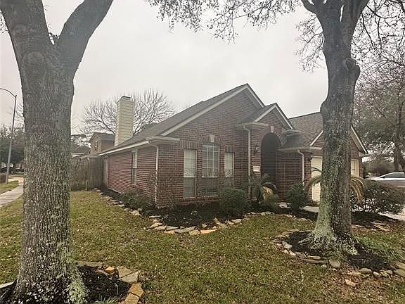 2nd image of 1410 Turnberry Cir