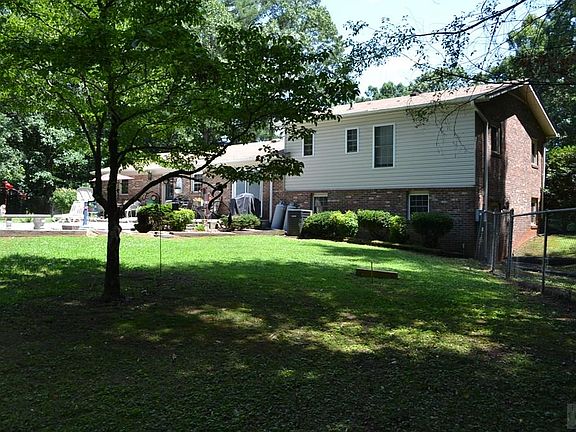 4th image of 2800 Woodstream Dr