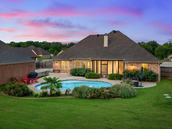 21384 Boone Dr, Bullard, TX 75757