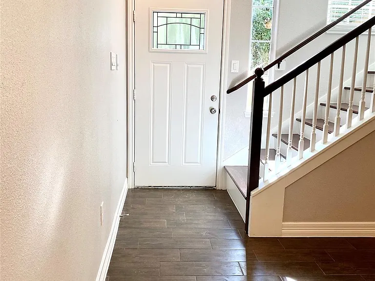 8246 Lanham Ln — Photo 3