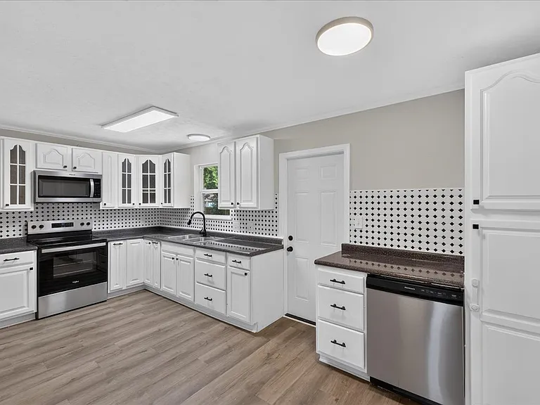 213 Amellia Pl — Photo 7