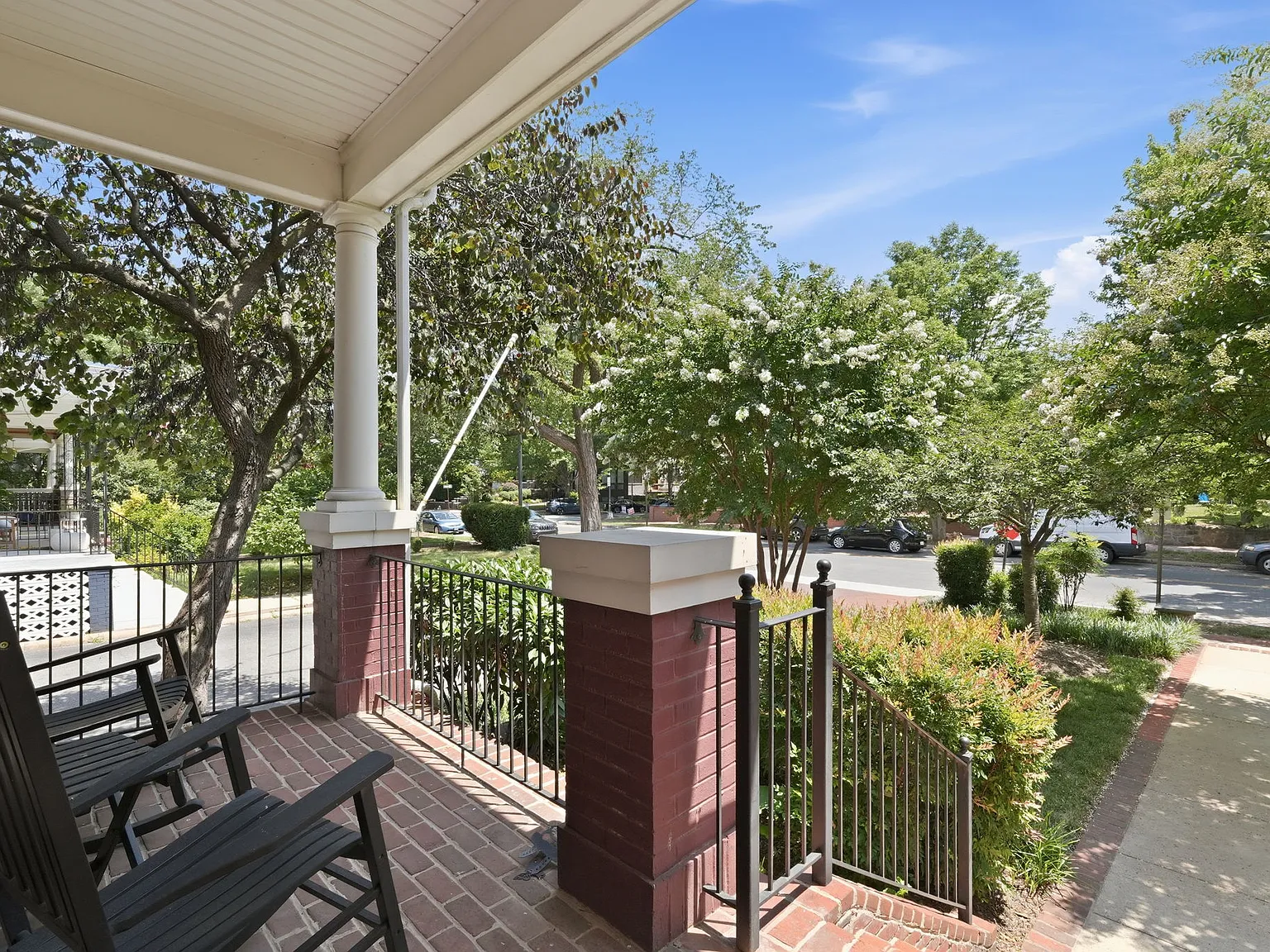 2 bed, 2.5 bath, 1370 sqft, $4,950 — Photo 3