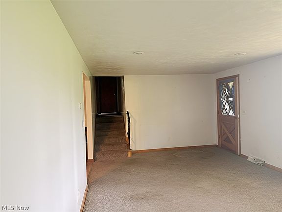 3rd image of 31997 Georgetown Rd