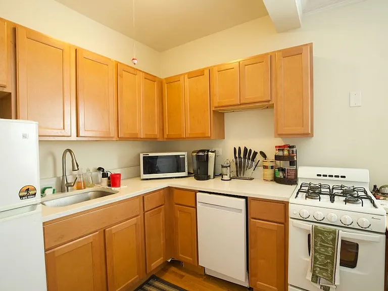 918 Green Bay Rd #J3 — Photo 3