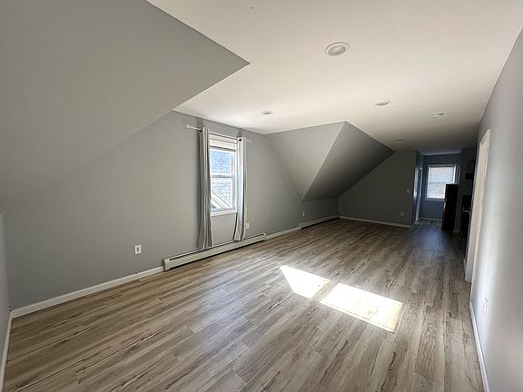 2nd image of 212 Inslee Pl Floor 3