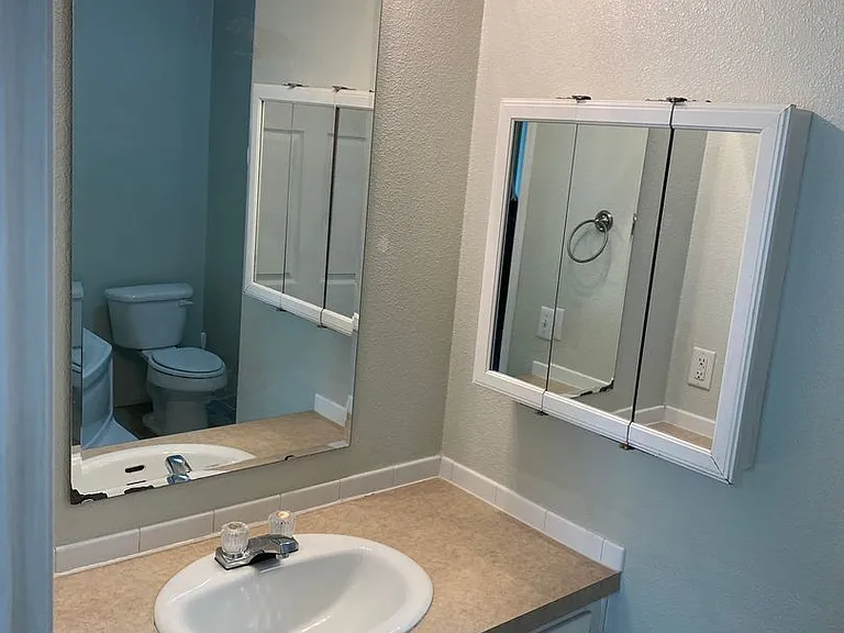 1340 Madison St #5 — Photo 9