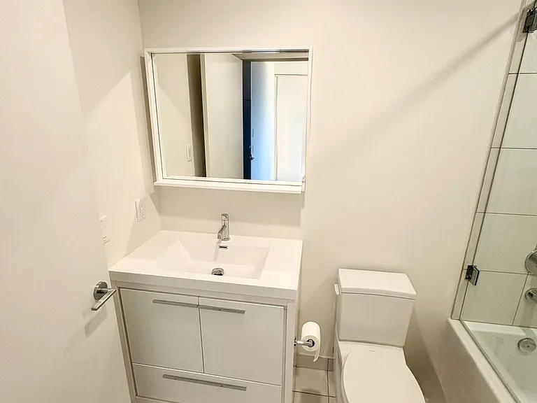 212 King William St #821 — Photo 13