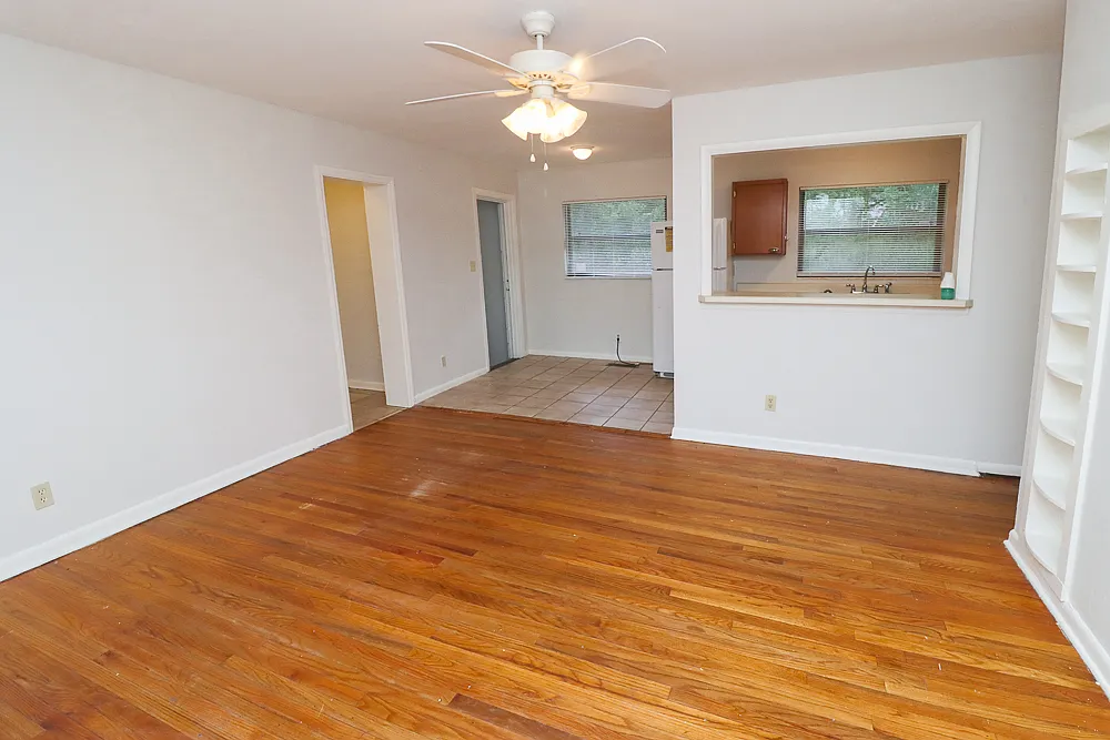 3 bed, 1050 sqft, $1,750 — Photo 4