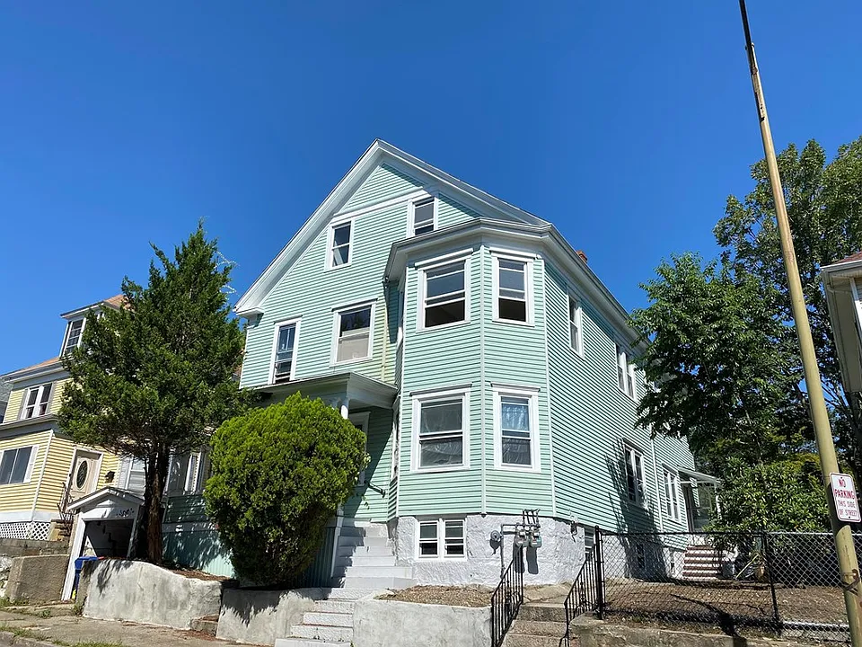 69 Russell St #2