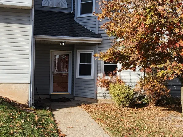 69 Old Mill Ln, Southampton, PA 18966