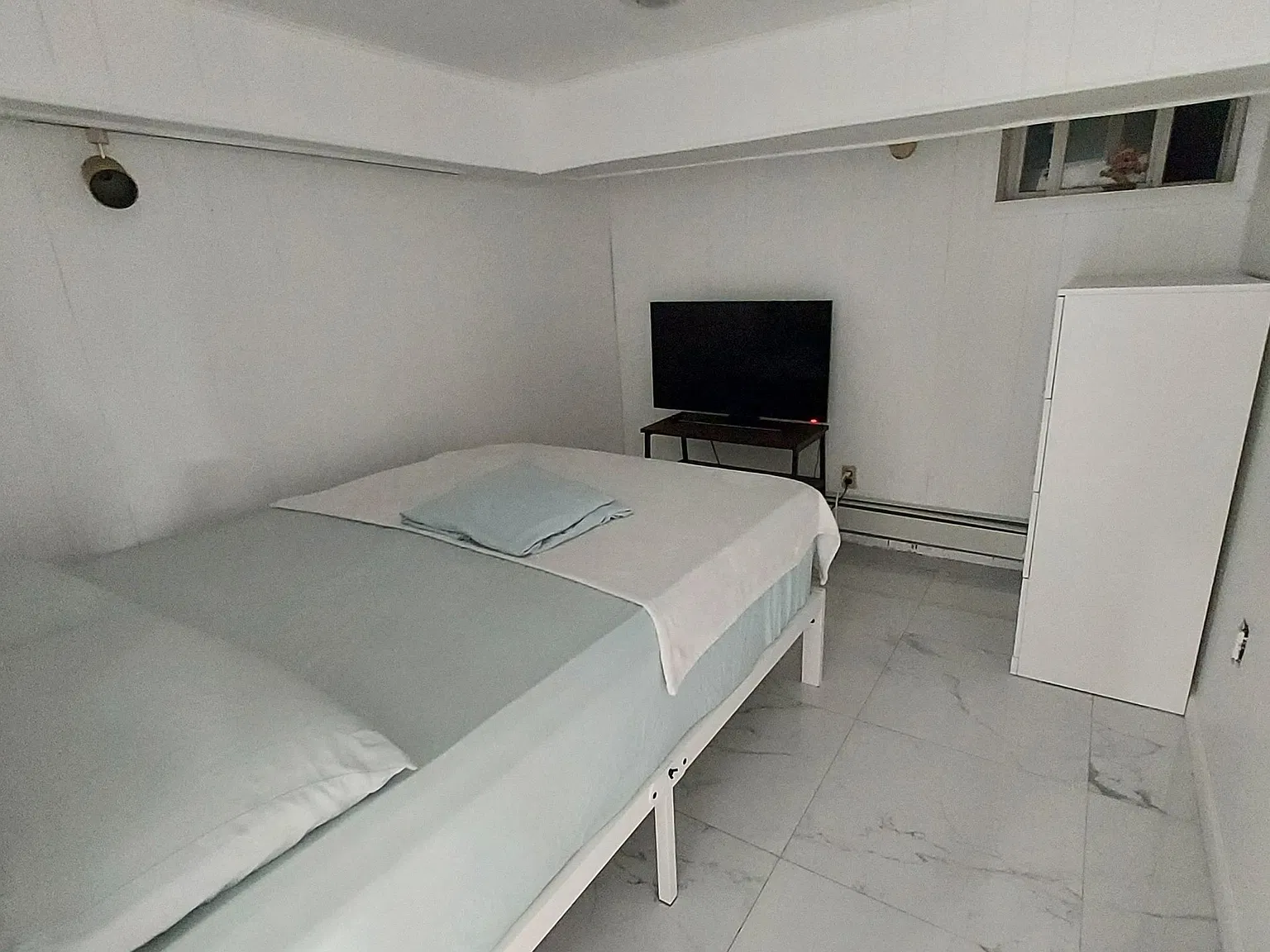 2 bed, 1100 sqft, $1,800 — Photo 2